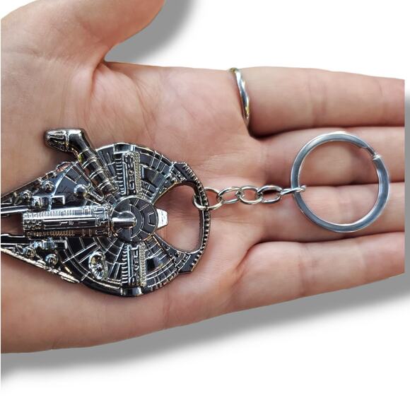 Millennium Falcon Key Chain | Unisex Accessories - Picture 3 of 3